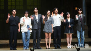 【フォト】舞台『シェイクスピア・イン・ラブ』の主役たち