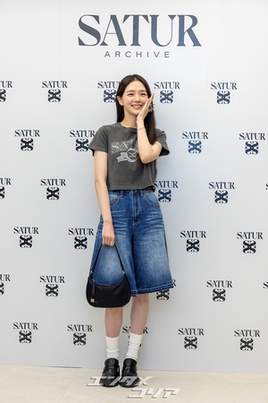 【フォト】パク・ギュヨン、さわやかなカジュアルルックで愛らしい魅力アピール