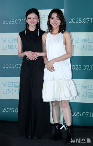 【フォト】ポーズする台湾映画『夜校女生』の主役たち…韓国で公開