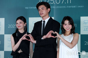 【フォト】ポーズする台湾映画『夜校女生』の主役たち…韓国で公開