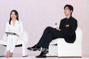 【フォト】イ・ミンホ、黒のスーツに余裕を一匙…アンバサダーの品格