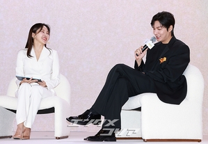 【フォト】イ・ミンホ、黒のスーツに余裕を一匙…アンバサダーの品格