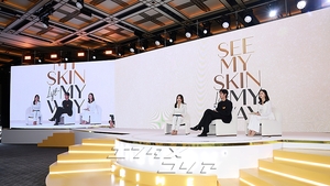 【フォト】イ・ミンホ、黒のスーツに余裕を一匙…アンバサダーの品格