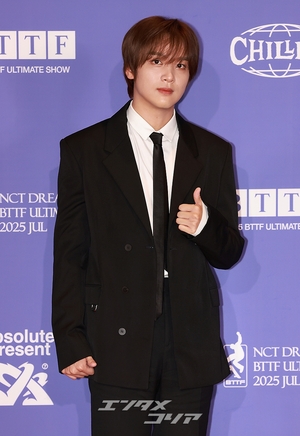 【フォト】サムズアップするNCT DREAMヘチャン