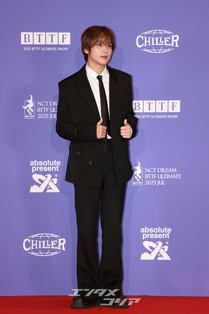 【フォト】サムズアップするNCT DREAMヘチャン