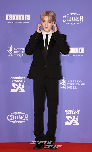 【フォト】NCT DREAMジェノ、神秘的な銀髪