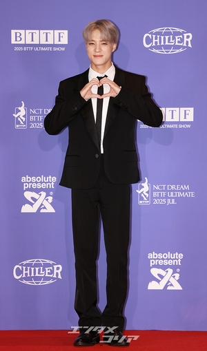 【フォト】NCT DREAMジェノ、神秘的な銀髪