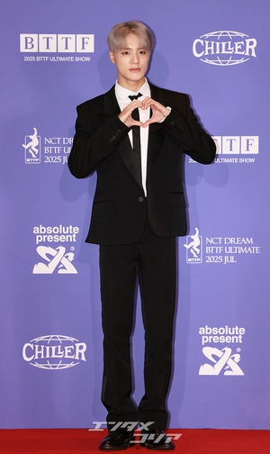 【フォト】NCT DREAMジェノ、神秘的な銀髪