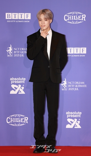 【フォト】NCT DREAMジェノ、神秘的な銀髪