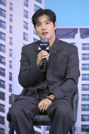 【フォト】ソ・ヒョヌ＆カン・ハヌル＆ヨム・ヘラン、『84平方メートル』のキャストたち