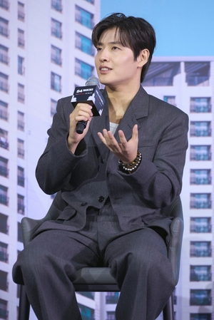 【フォト】ソ・ヒョヌ＆カン・ハヌル＆ヨム・ヘラン、『84平方メートル』のキャストたち