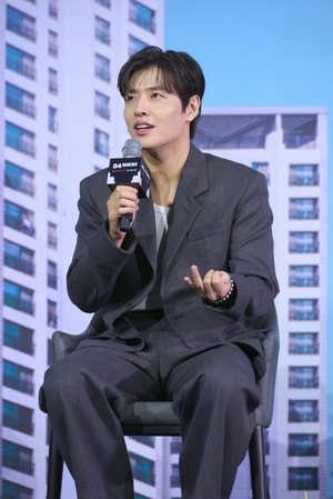 【フォト】ソ・ヒョヌ＆カン・ハヌル＆ヨム・ヘラン、『84平方メートル』のキャストたち