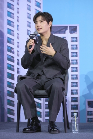 【フォト】ソ・ヒョヌ＆カン・ハヌル＆ヨム・ヘラン、『84平方メートル』のキャストたち