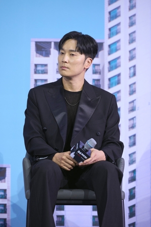 【フォト】ソ・ヒョヌ＆カン・ハヌル＆ヨム・ヘラン、『84平方メートル』のキャストたち