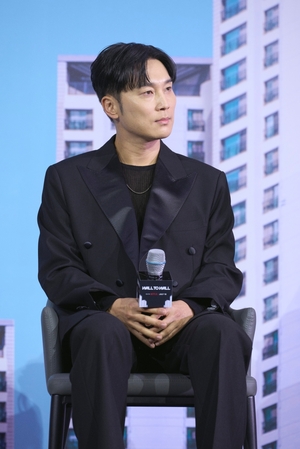 【フォト】ソ・ヒョヌ＆カン・ハヌル＆ヨム・ヘラン、『84平方メートル』のキャストたち