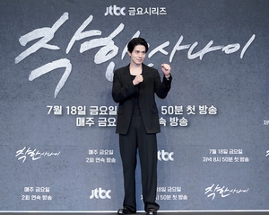 【フォト】イ・ドンウク、『優しい男の物語』で純粋なやくざ役