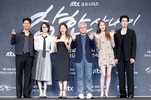 【フォト】イ・ドンウク×イ・ソンギョン×オ・ナラら、『優しい男の物語』のキャスト集結