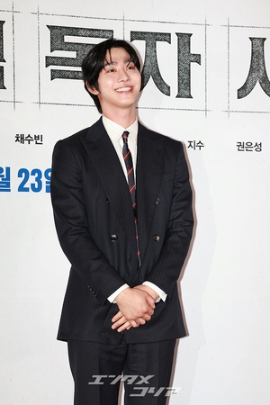 【フォト】アン・ヒョソプ「『自己発光』するイケメン」