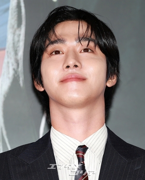 【フォト】アン・ヒョソプ「『自己発光』するイケメン」