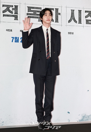 【フォト】アン・ヒョソプ＆イ・ミンホ＆ナナ「映画『全知的な読者の視点から』ファイト！」