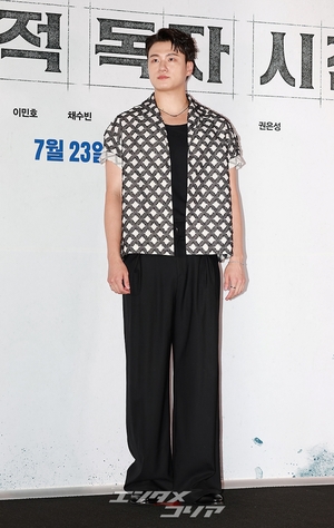 【フォト】アン・ヒョソプ＆イ・ミンホ＆ナナ「映画『全知的な読者の視点から』ファイト！」