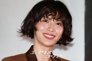 【フォト】アン・ヒョソプ＆イ・ミンホ＆ナナ「映画『全知的な読者の視点から』ファイト！」