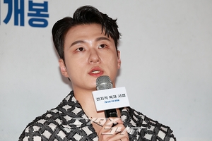 【フォト】アン・ヒョソプ＆イ・ミンホ＆ナナ「映画『全知的な読者の視点から』ファイト！」