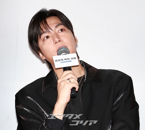 【フォト】アン・ヒョソプ＆イ・ミンホ＆ナナ「映画『全知的な読者の視点から』ファイト！」