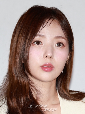 【フォト】アン・ヒョソプ＆イ・ミンホ＆ナナ「映画『全知的な読者の視点から』ファイト！」