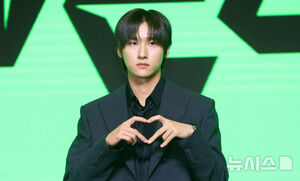 【フォト】MONSTA X、完ぺきなスーツの着こなし…デビュー10周年懇談会