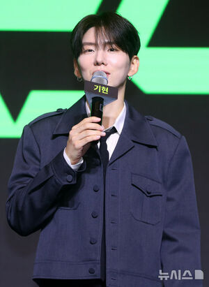 【フォト】MONSTA X、完ぺきなスーツの着こなし…デビュー10周年懇談会