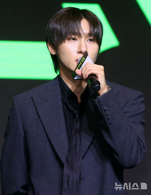 【フォト】MONSTA X、完ぺきなスーツの着こなし…デビュー10周年懇談会