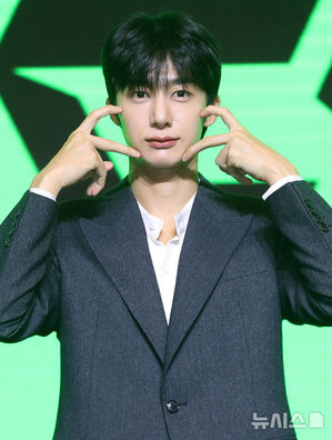 【フォト】MONSTA X、完ぺきなスーツの着こなし…デビュー10周年懇談会