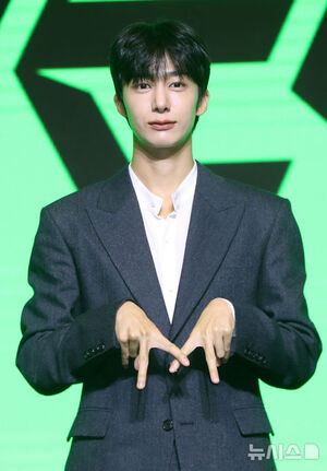 【フォト】MONSTA X、完ぺきなスーツの着こなし…デビュー10周年懇談会