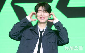 【フォト】MONSTA X、完ぺきなスーツの着こなし…デビュー10周年懇談会