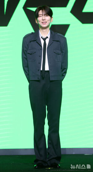 【フォト】MONSTA X、完ぺきなスーツの着こなし…デビュー10周年懇談会