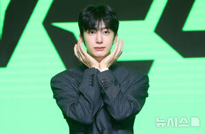 【フォト】MONSTA X、完ぺきなスーツの着こなし…デビュー10周年懇談会