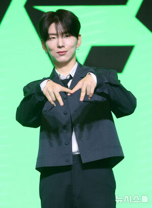 【フォト】MONSTA X、完ぺきなスーツの着こなし…デビュー10周年懇談会