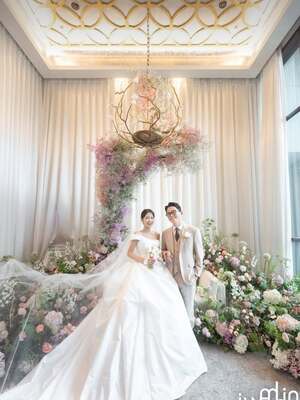 【フォト】キム・ジュノの妻キム・ジミン、まばゆいウエディング写真公開