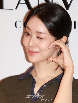 【フォト】LANVINのイベントに出席したチャ・ジュヨン、上品な秋の装い