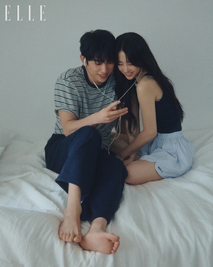 【フォト】『未知のソウル』で共演のパク・ボヨン＆パク・ジニョン、恋人同士のようなグラビア