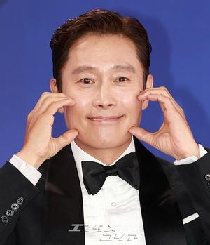 【フォト】イ・ビョンホン、格が違うタキシード姿