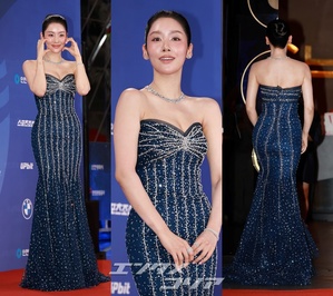 【フォト】チャ・ジュヨン、ベアトップドレス姿で上品なビジュアル