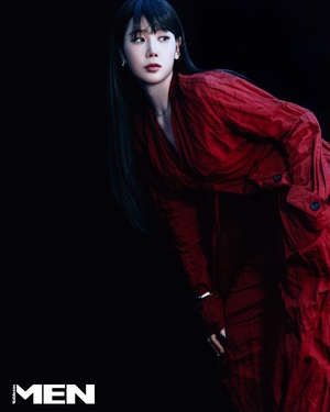 【フォト】ソユ、官能的な魅力…スリムな美脚にも視線集中