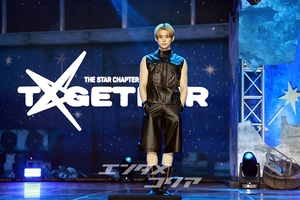 【フォト】TXTヨンジュン、魅惑的な表情と雰囲気