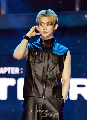 【フォト】TXTヨンジュン、魅惑的な表情と雰囲気