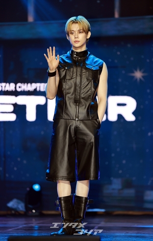 【フォト】TXTヨンジュン、魅惑的な表情と雰囲気