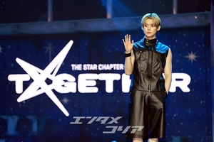 【フォト】TXTヨンジュン、魅惑的な表情と雰囲気