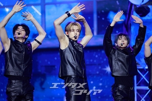 【フォト】完ぺきなパフォーマンスを披露するTXT