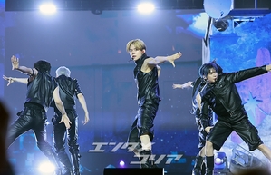 【フォト】完ぺきなパフォーマンスを披露するTXT